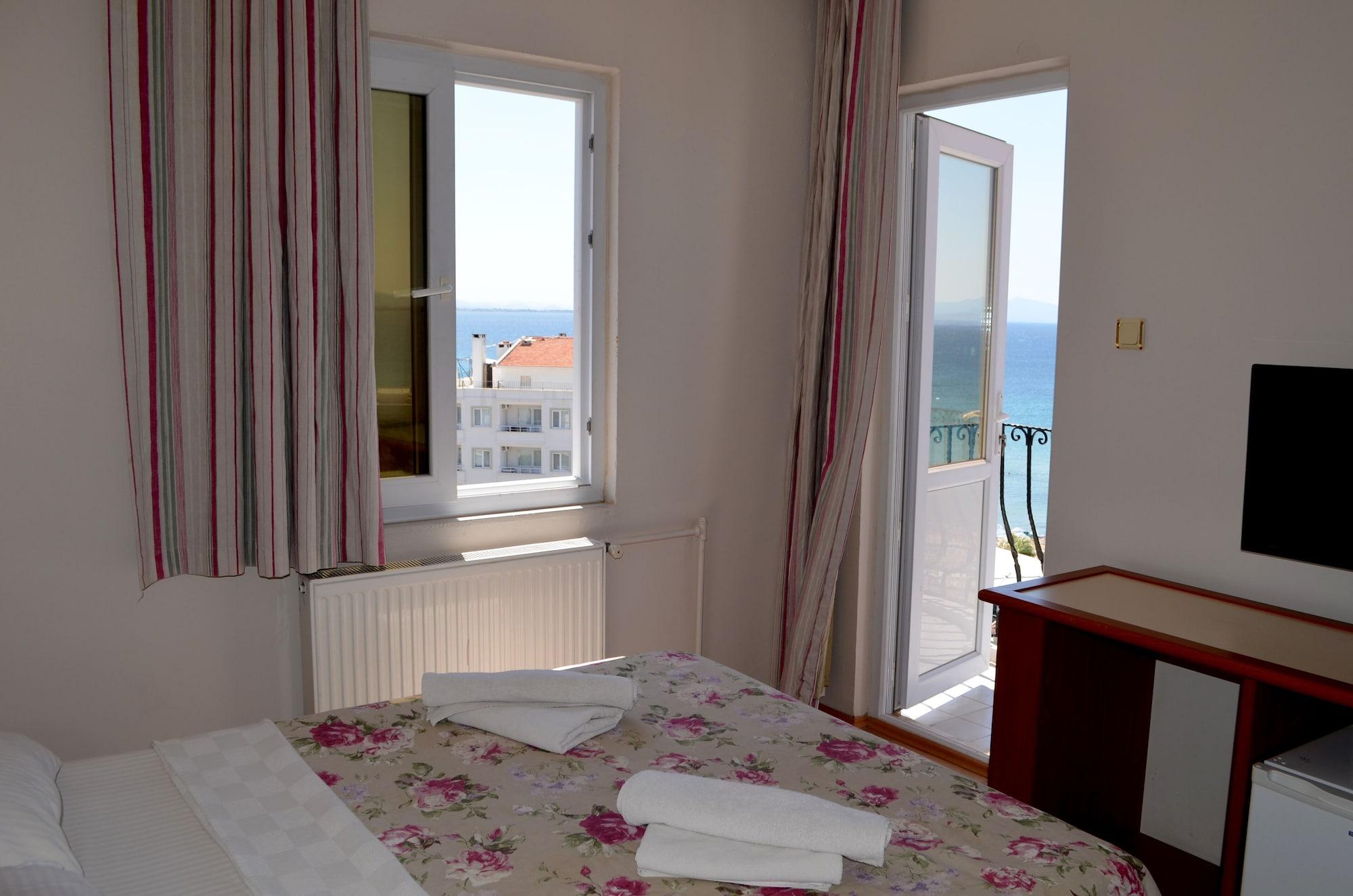 Grand Milano Hotel Ayvalik Exterior photo